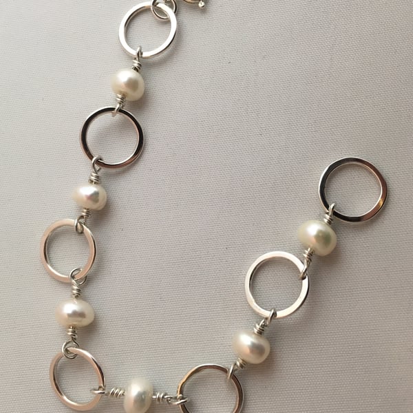 Pearl circle bracelet