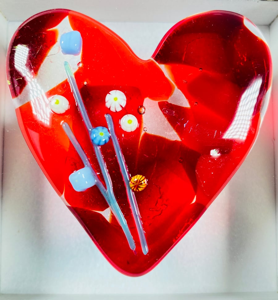 Gorgeous fused glass heart picture