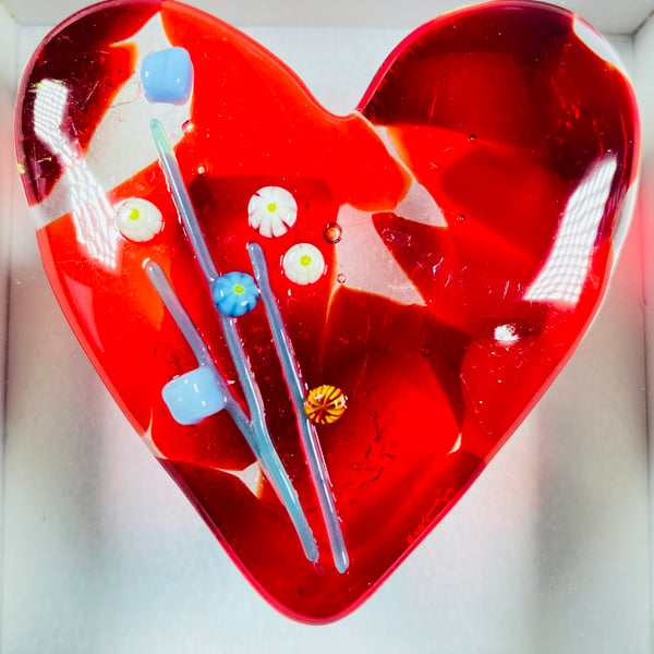 Gorgeous fused glass heart picture