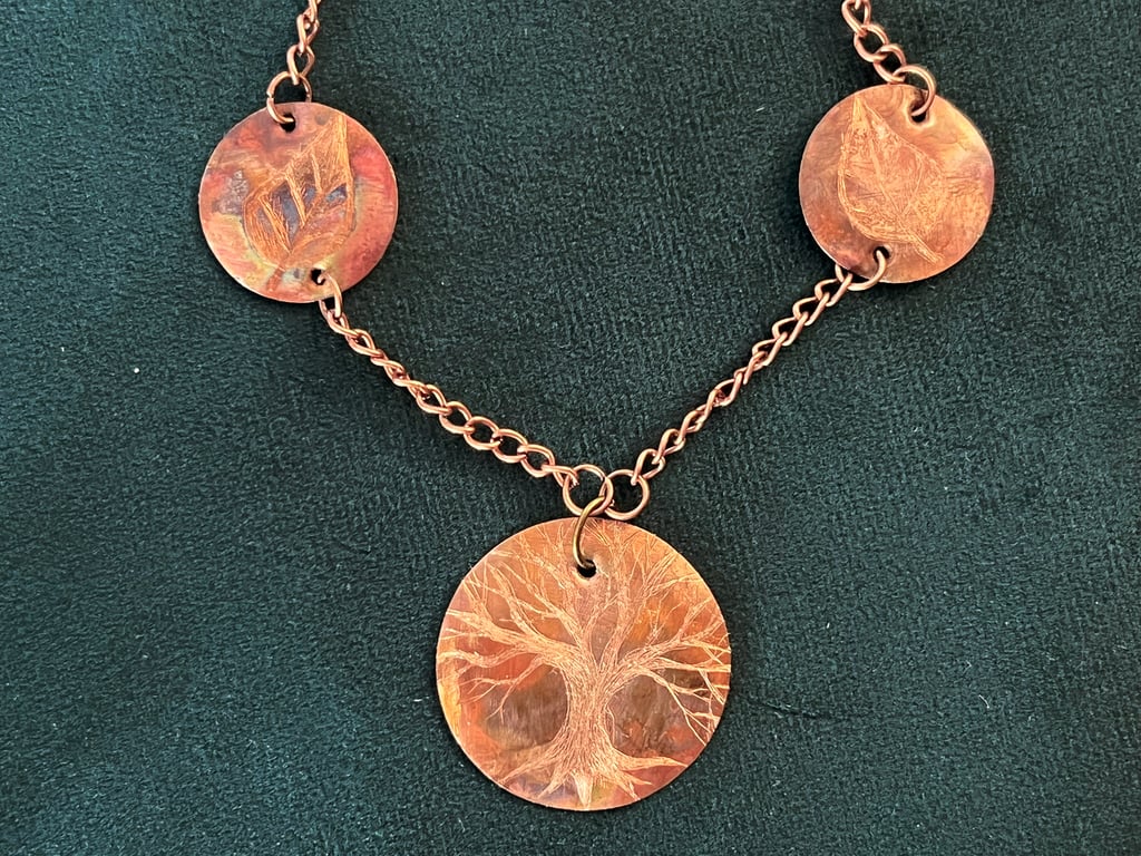 Hand-engraved burnished copper necklace with tree & leaves motive