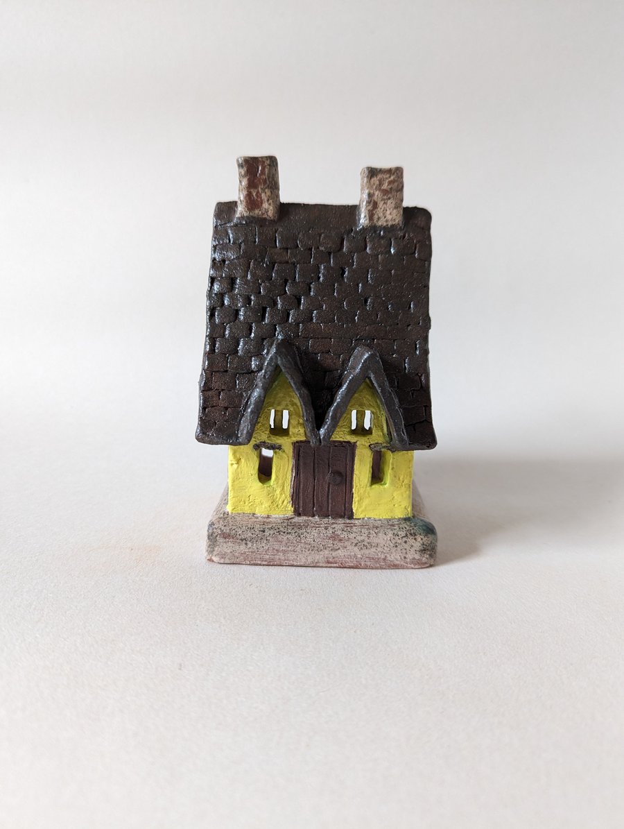  Cottage tealight holder