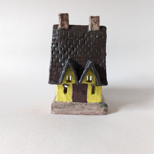  Cottage tealight holder