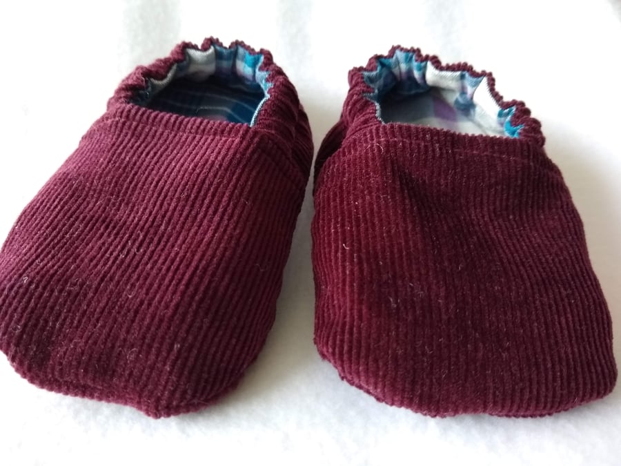 Handmade cotton reversible baby shoes or slippers  UK Size 2  6-9 months