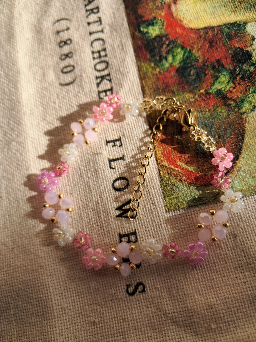 Pink Blossom Beaded Bracelet – Handmade Floral Glass Beads with Gold Finish