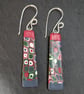 Red and green patterned drop earrings - Image 3