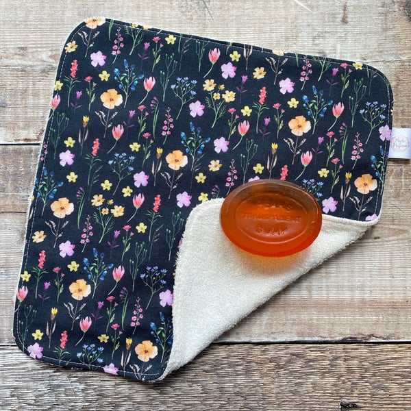Organic Bamboo Cotton Wash Face Wipe Cloth Flannel Black Bright Meadow Flowers