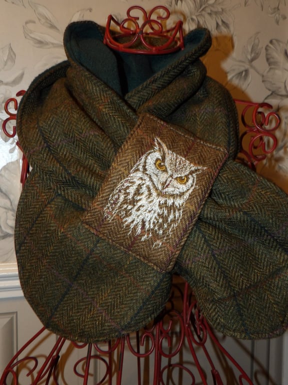 Tweed Owl embroidered neckwarmer New 