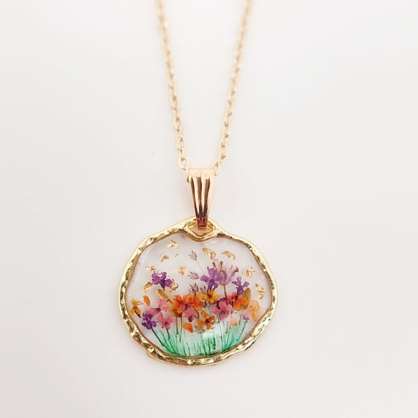 Pressed Flower Oval Pendant Necklace