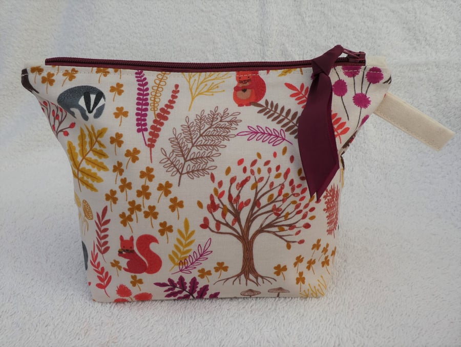 Autumn Woodland Animals Print Zipped Purse. Fully Lined with Gusset and Zip. 