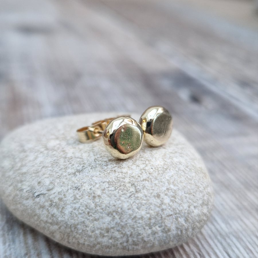 Gold Smooth Pebble Earrings - JBJ3018