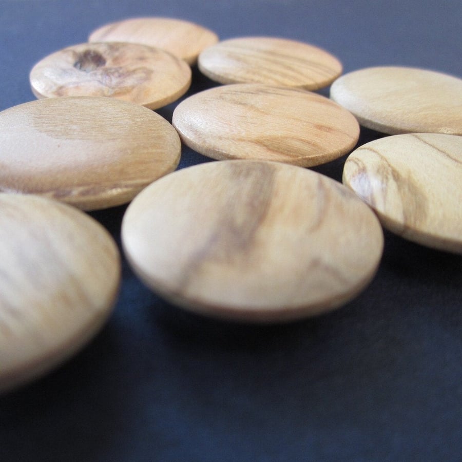 8 Wooden Shank Buttons