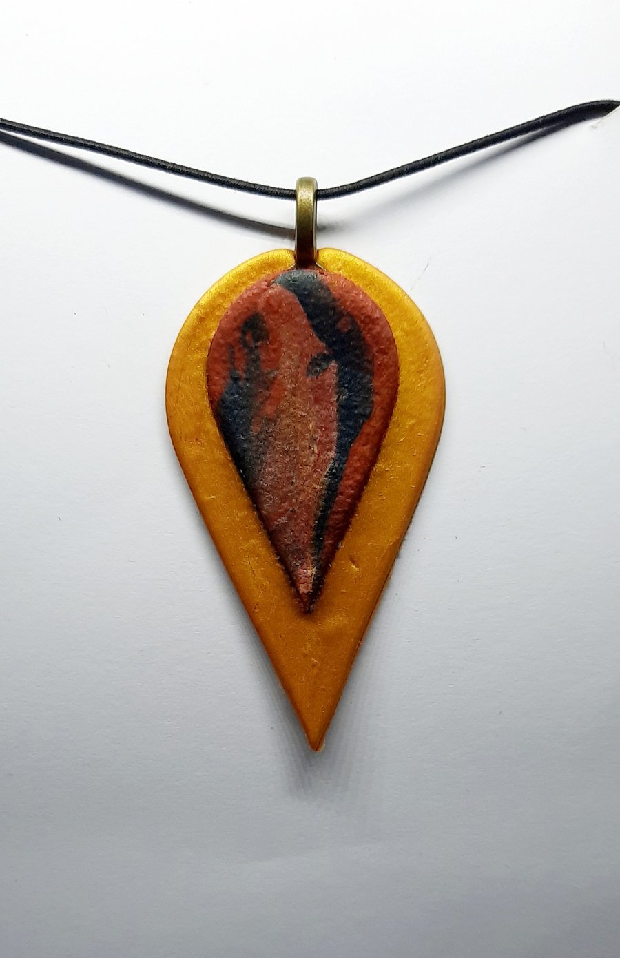 Teardrop pendant 