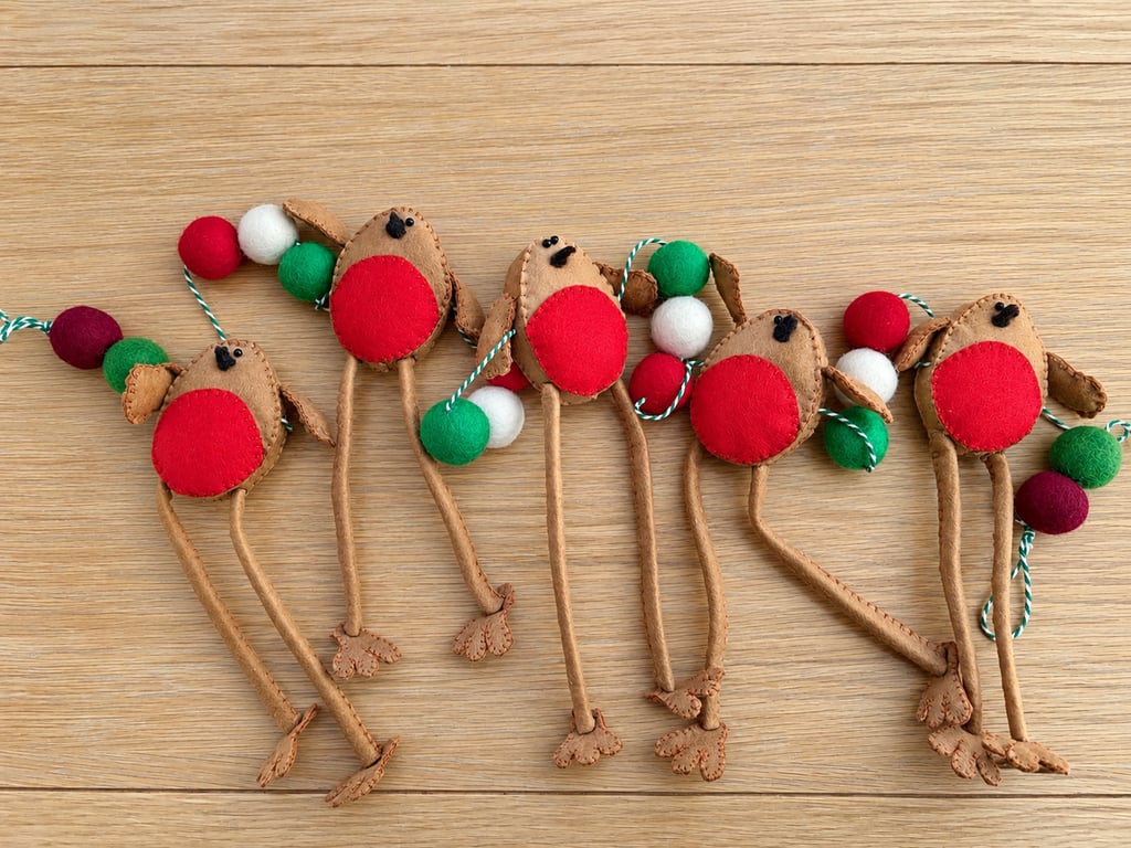 Handmade Christmas Robin Garland – Felt Robins with Dangling Legs