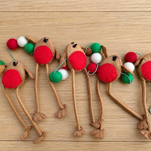 Handmade Christmas Robin Garland – Felt Robins with Dangling Legs