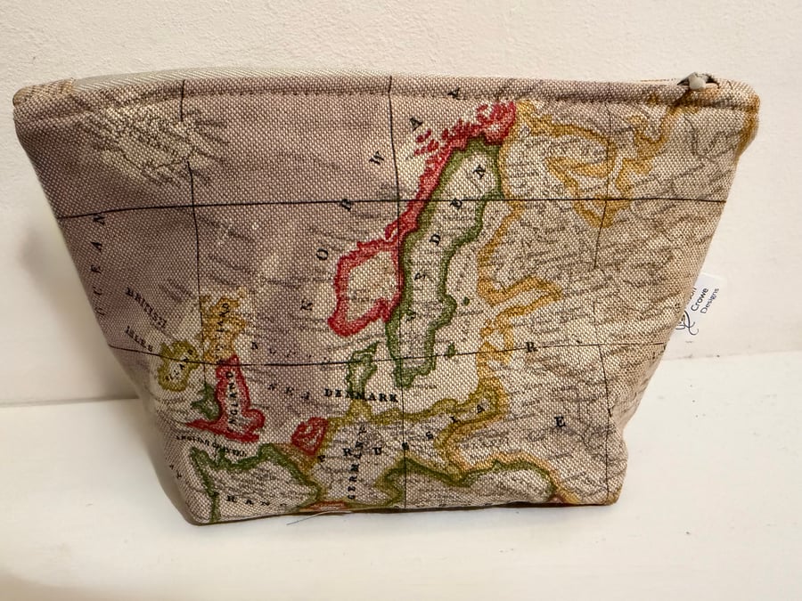Map of Europe zipped bag
