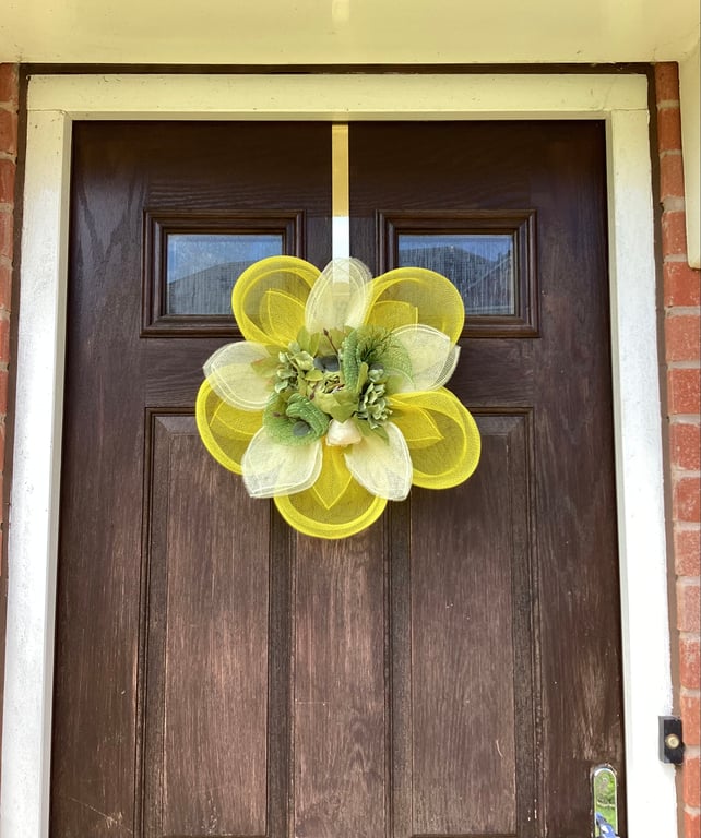 Flower wreath , garden , door wreath