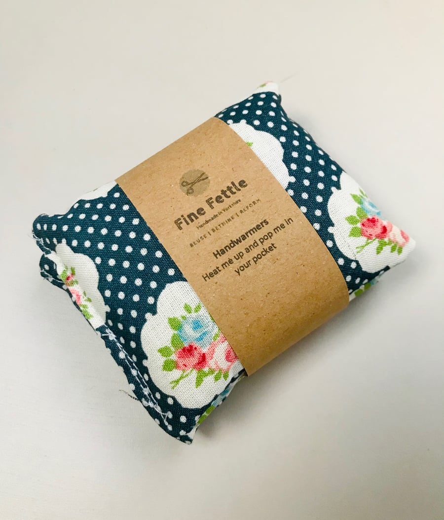 1 Pair of Reusable Hand Warmers