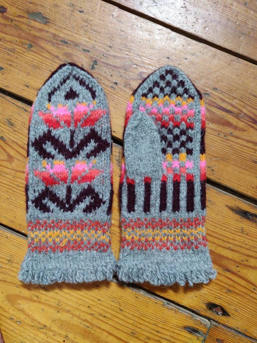 Hand knit traditional wool mittens nordic fairisle grey brown pink