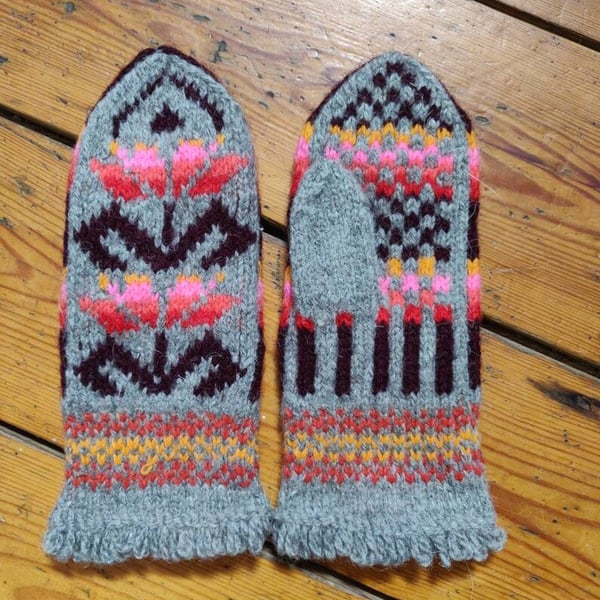 Hand knit traditional wool mittens nordic fairisle grey brown pink