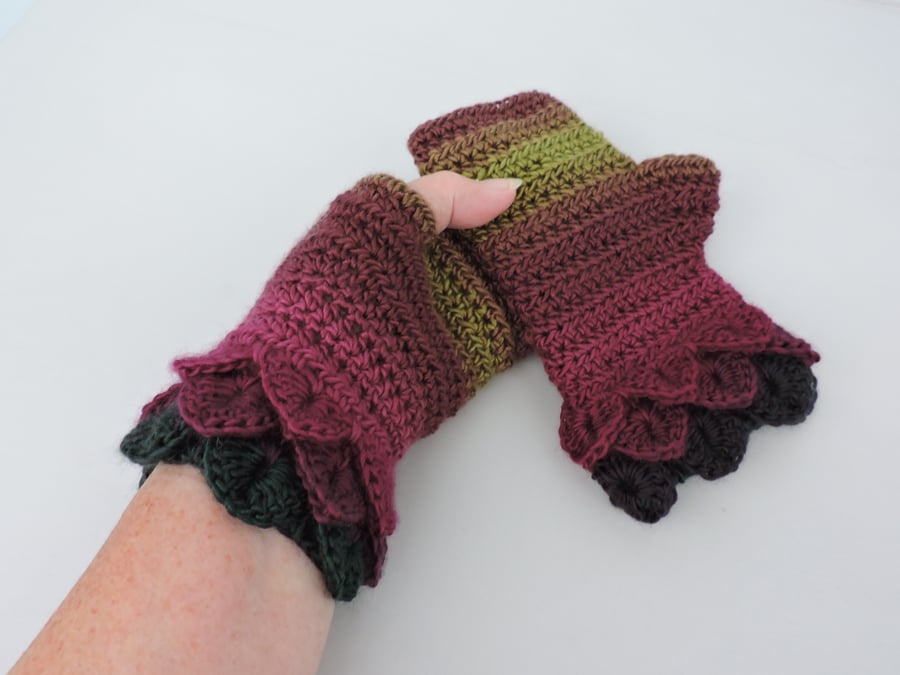 Dragon Scale Cuff Fingerless Mitts  Burgundy Magenta and Olive  -  Acrylic