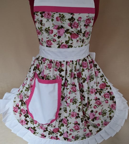 Vintage 50s Style Full Apron Pinny - Pink Roses with Cream Trim