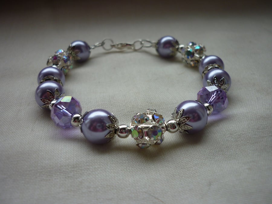 LAVENDER AND RHINESTONE BRACELET.  563