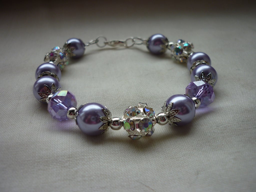 LAVENDER AND RHINESTONE BRACELET.  563