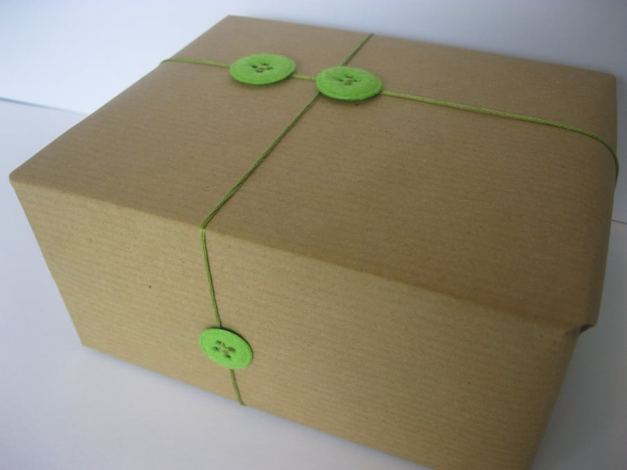 Button String Gift Wrap Set (Green)