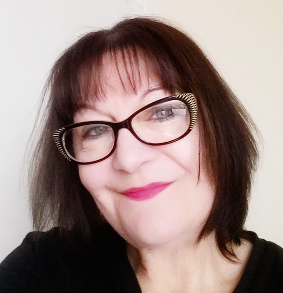 Bea Roberts Artist