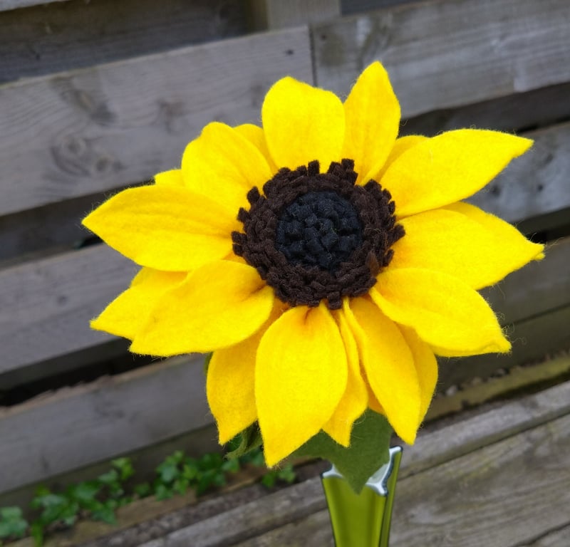 Felt sunflower