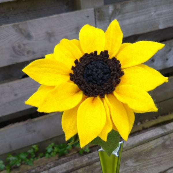 Felt sunflower