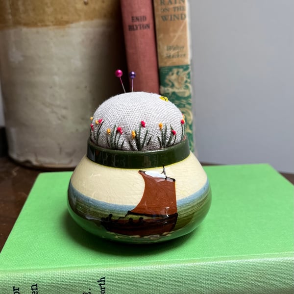 Mottoware yacht pin cushion - Help yersel tae sugar - embroidered flowers