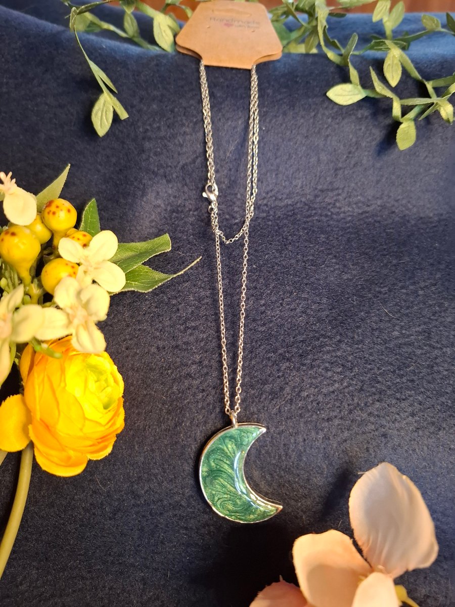 Handmade resin pendants and chains