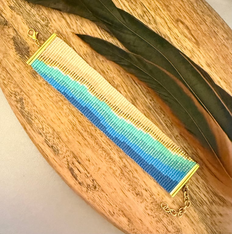 Summer bracelet in ocean blue and golden sand colours