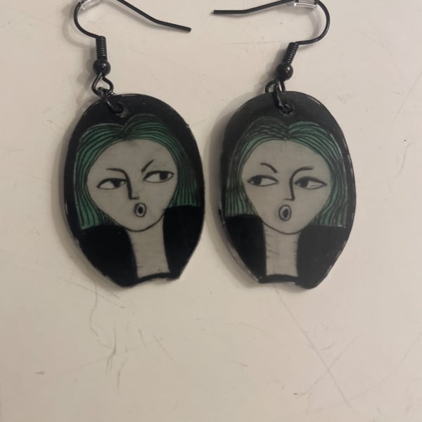 Earrings 