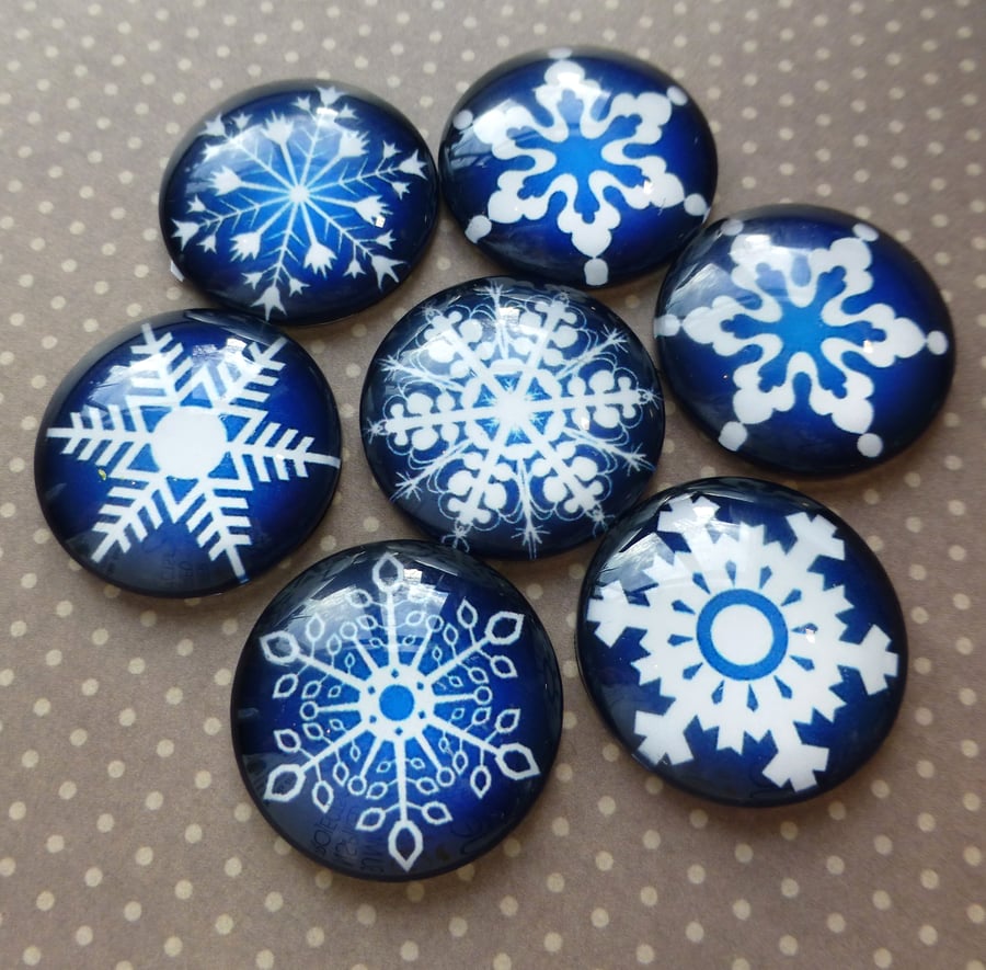 pack of 10 - 25 mm Blue Glass Cabochons with Snowflakes