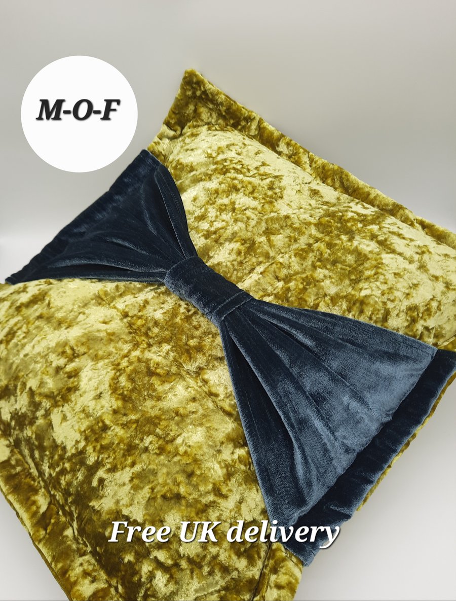 Yellow velvet bow 18" flange cushion cover. 
