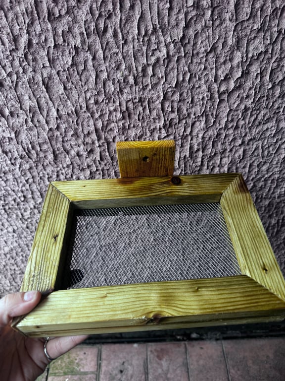 Eco friendly bird feeder 