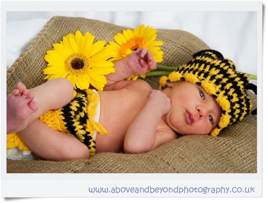 Bumble Bee Hat and Diaper Set Newborn Photo Prop