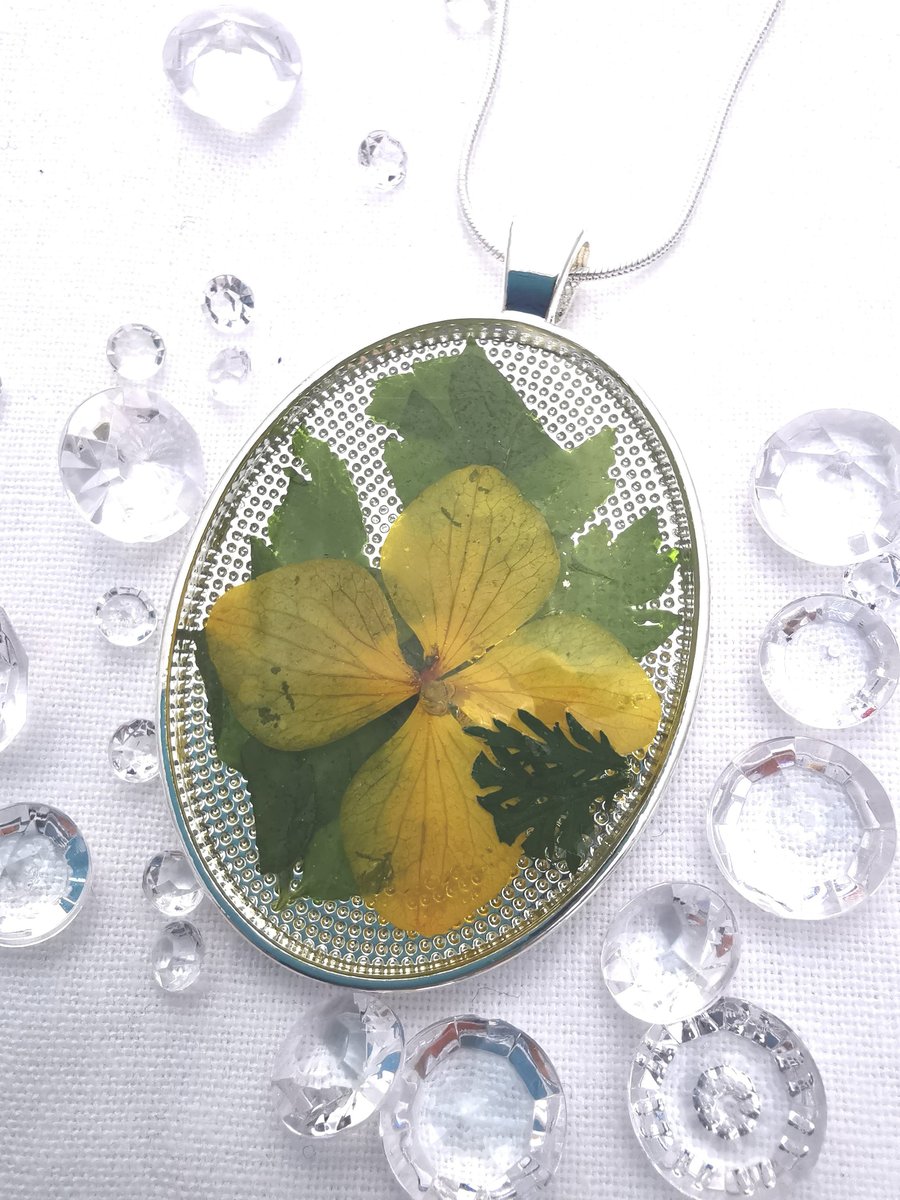 Large Oval Resin Flower Pendant