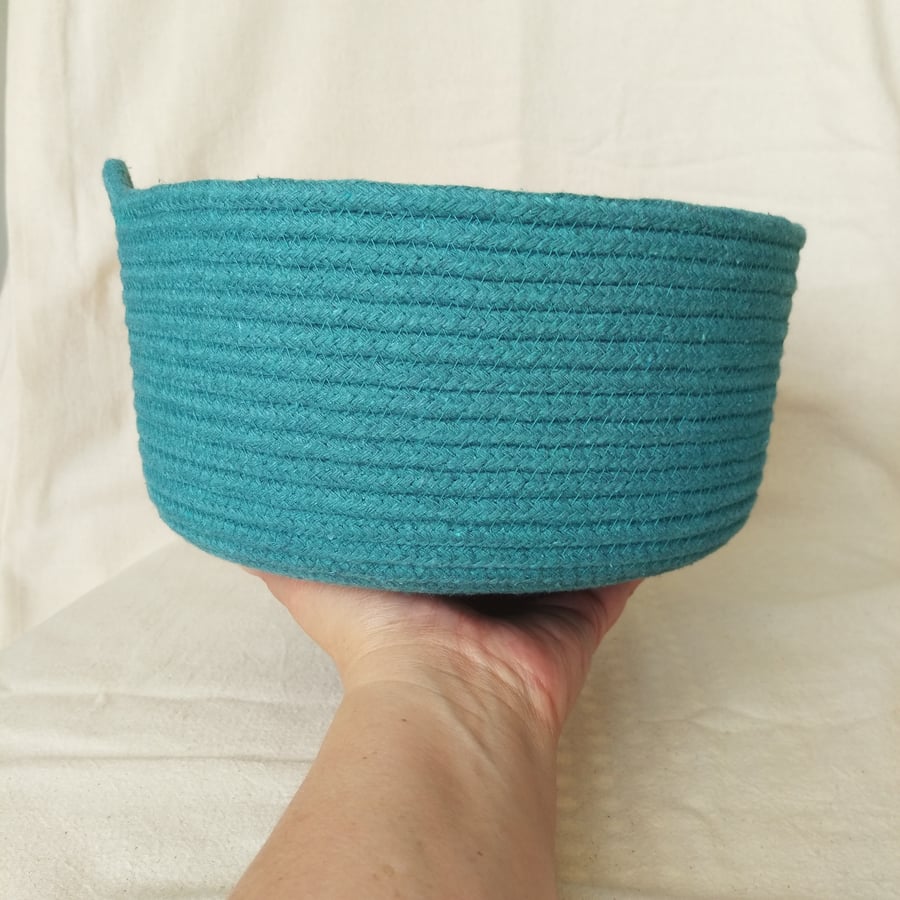 Colwell Bowl - a turquoise coloured rope bowl