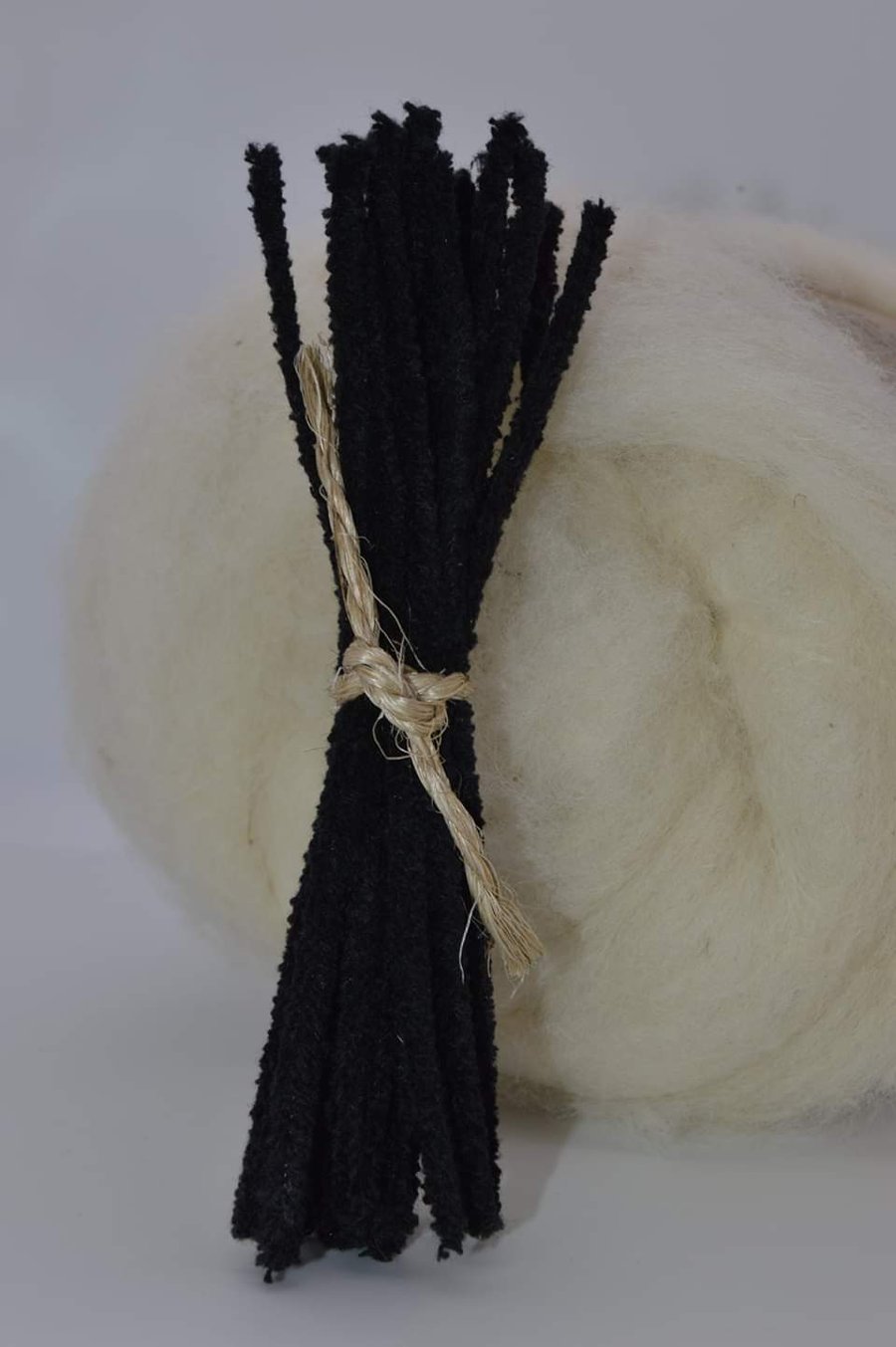 20 black Pipe cleaners 