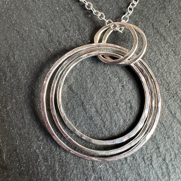 3 Cirlcles pendant
