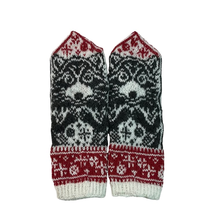 wool mittens with raccoon motif, handknitted accessories, nature lovers 