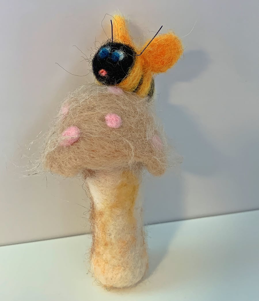 Needle Felted Bumblebee on Toadstool, Wool bee, Felt bee, felted mushroom 