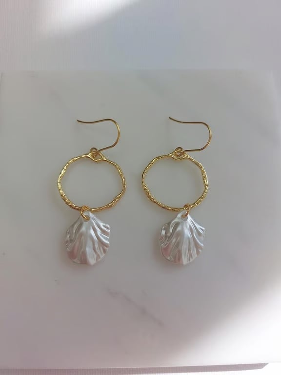 Scallop Shell Beach Drop Earrings