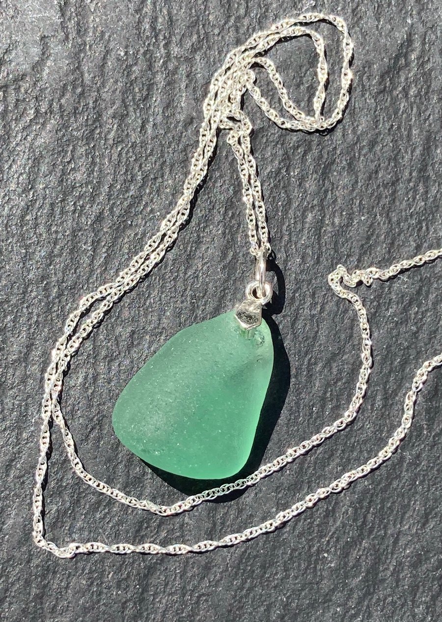 Sterling silver and jade green seaglass pendant