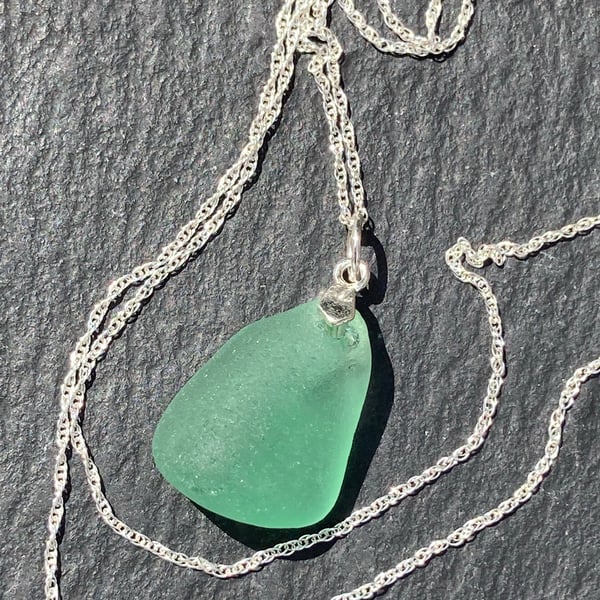 Sterling silver and jade green seaglass pendant