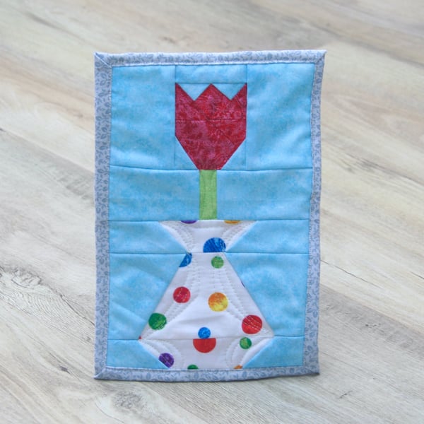 Red Tulip in a Vase Fabric Mug Rug