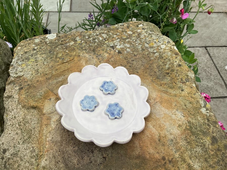 Flower soap dish